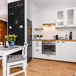 Goodhome - Sea Towers Lejlighed