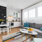 Goodhome - Sea Towers Lejlighed