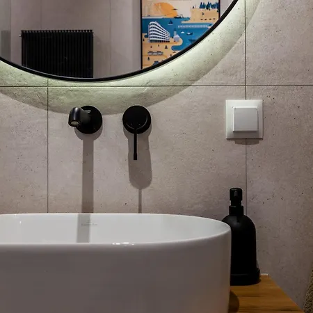 Goodhome - Sea Towers Apartment *